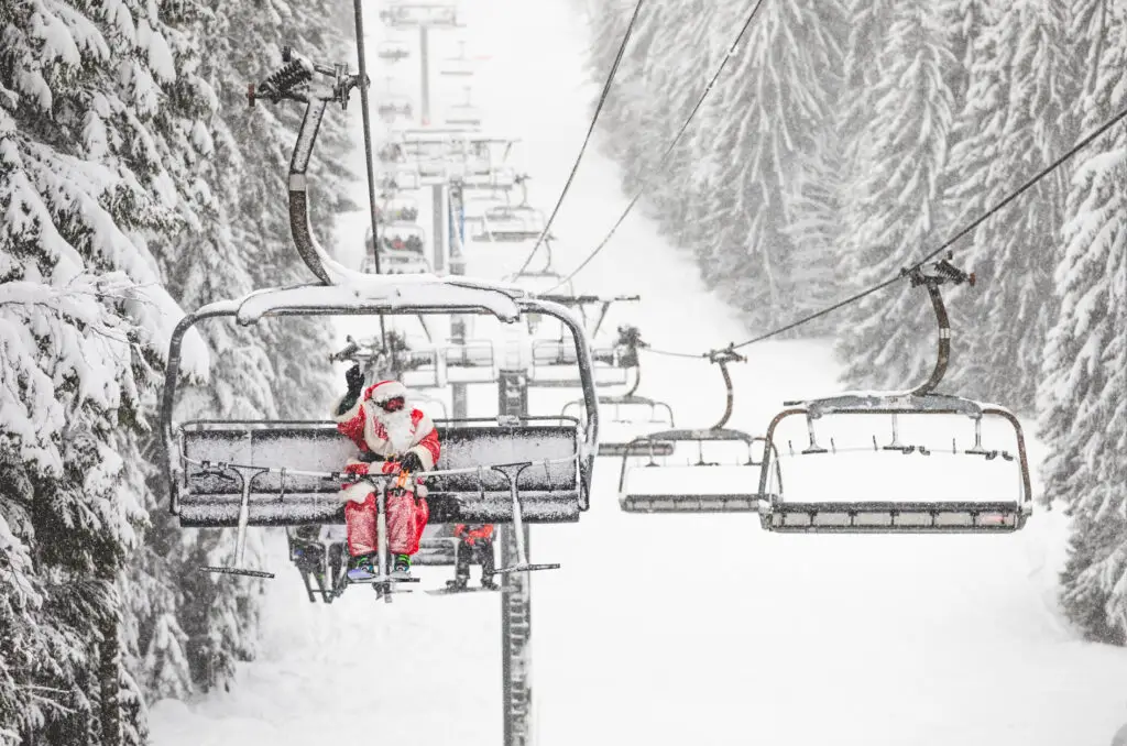 Father Christmas Skis in Les Gets