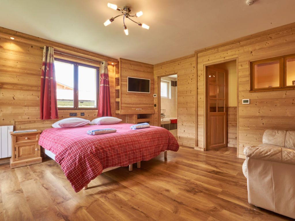 Bedroom 3 in Chalet Aventure sleeps 4